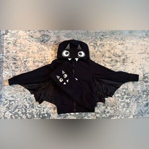 Boys H&M Batwing Jogger Set Size 6/7